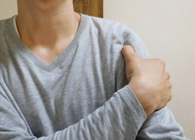 ツボ肩髃の指圧方法