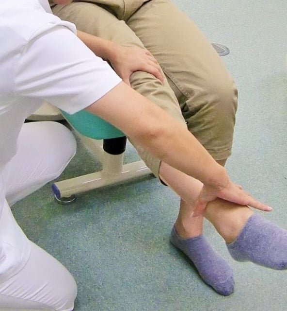足の検査